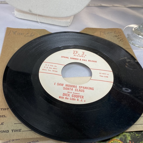 I Saw Momma Spanking Santa Claus 45 rpm record - Picture 4 of 4
